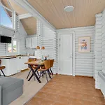 2 Bedroom Beautiful In Holiday home Tranekaer