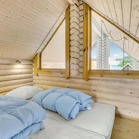 2 Bedroom Beautiful In Prázdninový dům *