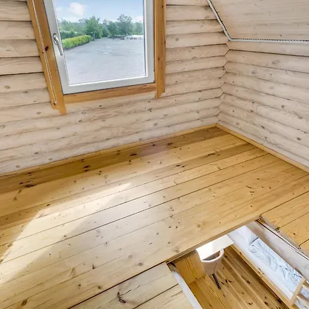 2 Bedroom Beautiful In