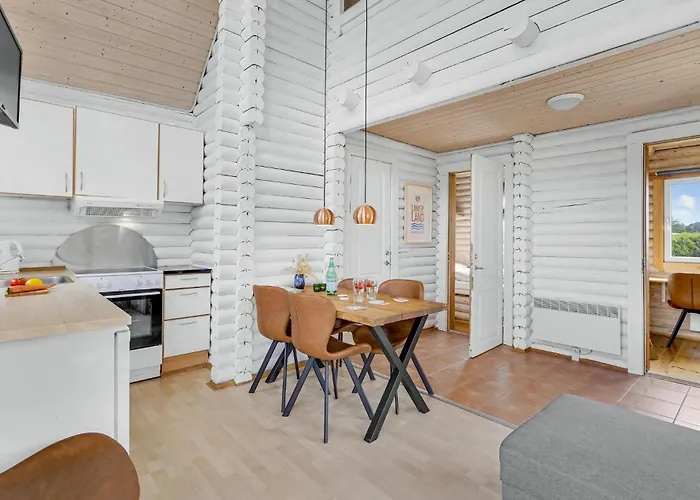 2 Bedroom Beautiful In *