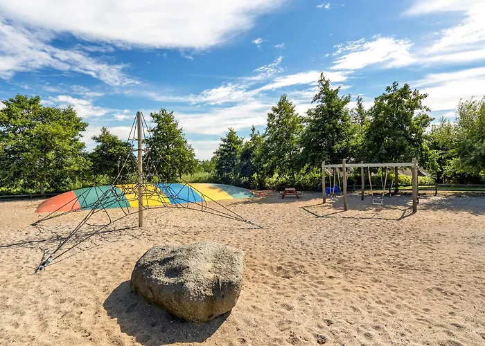 2 Bedroom Beautiful In Holiday home Tranekaer