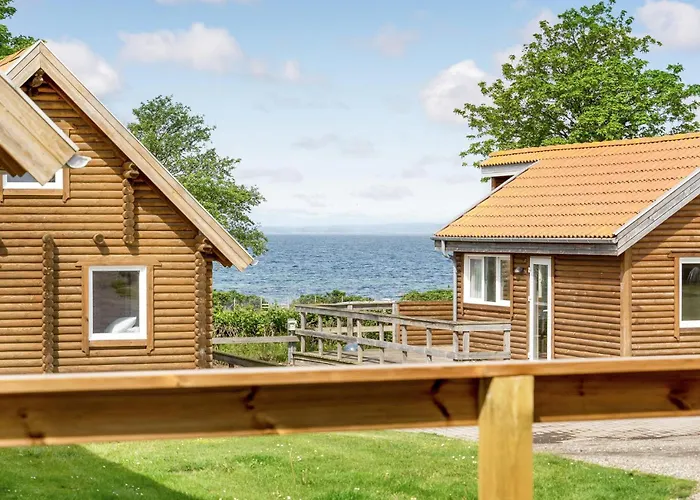 2 Bedroom Beautiful In Holiday home