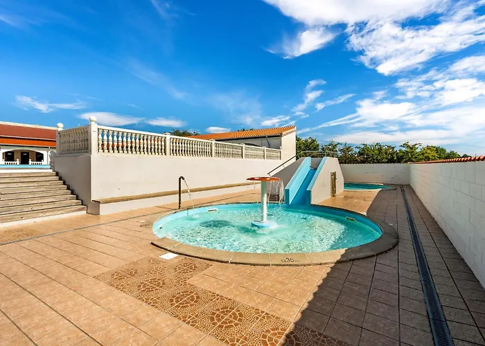 2 Bedroom Beautiful In Tranekaer